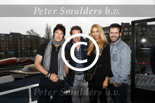 Amsterdam 24 oktober 2017
Ronn Moss van de Bold and the beautiful. Ronn met Carolien ter Lindenen Varol Porsemay en Edwin Smulders