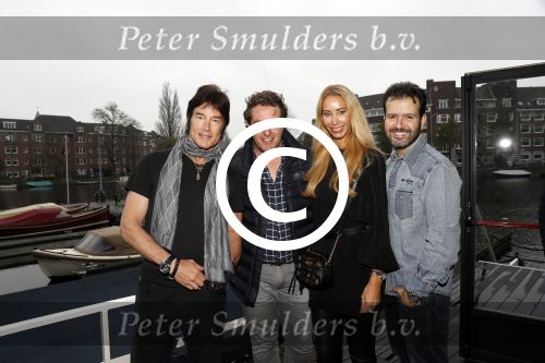 Amsterdam 24 oktober 2017
Ronn Moss van de Bold and the beautiful. Ronn met Carolien ter Lindenen Varol Porsemay en Edwin Smulders