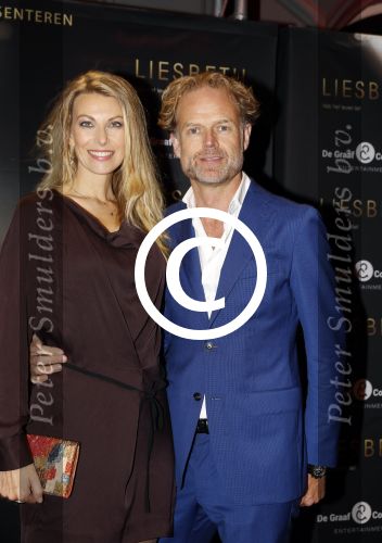Amsterdam 2 oktober 2017
Premiere Liesbeth List de musical in Carre. Susan Smit met vriend