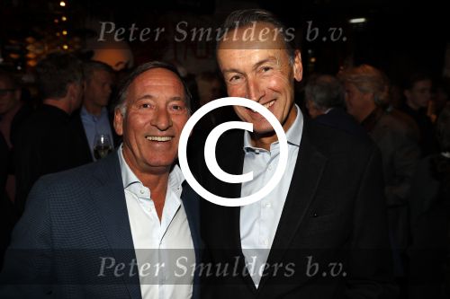 Scheveningen 7 november 2017
Noekpresentatie DEAL van Rob Jansen geschreven door Michiel v Egmond. Theo Dietz met een goede vriend