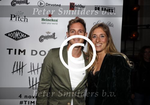 Amsterdam 4 november 2017
Tim Douwsma viert zijn 30e verjaardag in club de bajes.