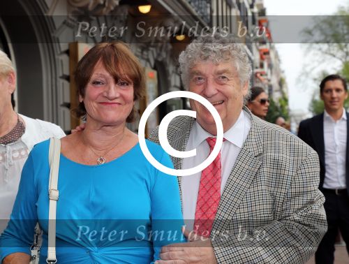 Amsterdam, 23 Augustus 2017 Premiere van Het Zwanenmeer
Tonny Eyk met zijn vrouw