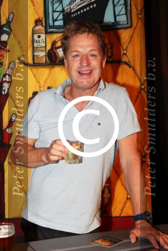 Rotterdam, 29 Augustus 2017 Persvoorstelling OASE Bar
met o.a. Joke Bruijs, Ron Brandsteder, Gerard Cox, Jacques Herb, Mini en Maxi, Jenny Arean, Bastiaan Ragas en Tony Neef.