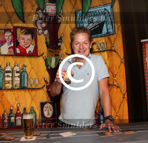 Rotterdam, 29 Augustus 2017 Persvoorstelling OASE Bar
met o.a. Joke Bruijs, Ron Brandsteder, Gerard Cox, Jacques Herb, Mini en Maxi, Jenny Arean, Bastiaan Ragas en Tony Neef.