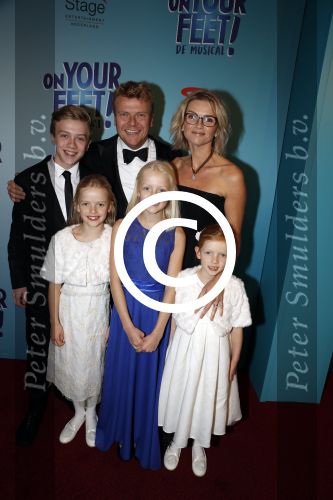 Utrecht 29 oktober 2017
Premiere on your feet in beatrixtheater in Utrecht. Bastiaan Ragas met zijn vrouw Tooske en hun kinderen