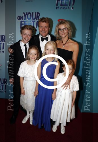 Utrecht 29 oktober 2017
Premiere on your feet in beatrixtheater in Utrecht. Bastiaan Ragas met zijn vrouw Tooske en hun kinderen
