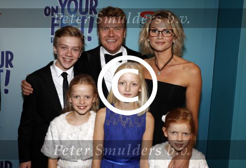 Utrecht 29 oktober 2017
Premiere on your feet in beatrixtheater in Utrecht. Bastiaan Ragas met zijn vrouw Tooske en hun kinderen