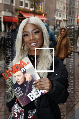Amsterdam 5 november 2018
Presentatie Linda Man door Linda de Mol en Beau v erven Dorens. Aisha