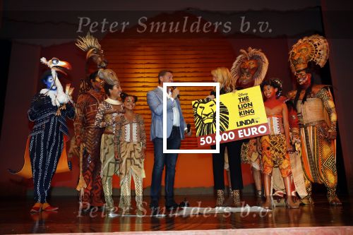Scheveningen 17 oktober 2018
2 jaar de Lion King in het afas circustheater. Linda de Mol en Albert Verlinde