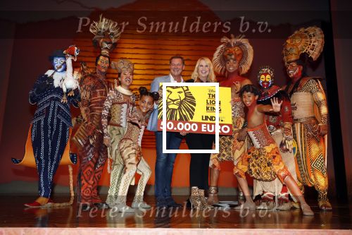 Scheveningen 17 oktober 2018
2 jaar de Lion King in het afas circustheater. Linda de Mol en Albert Verlinde