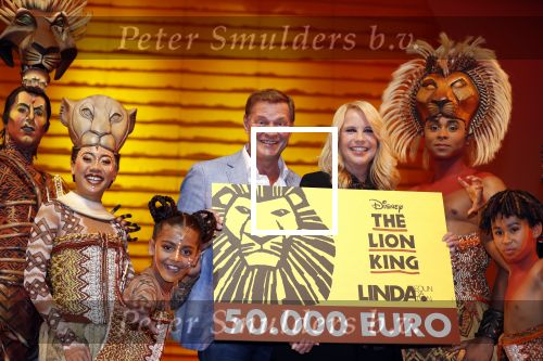 Scheveningen 17 oktober 2018
2 jaar de Lion King in het afas circustheater. Linda de Mol en Albert Verlinde