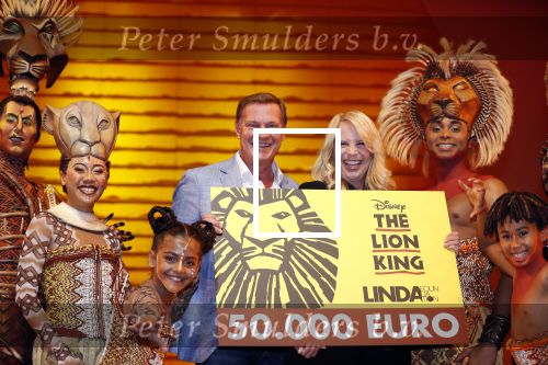 Scheveningen 17 oktober 2018
2 jaar de Lion King in het afas circustheater. Linda de Mol en Albert Verlinde