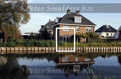 Berkel en Rodenrijs 15 oktober 2018
Monique Hazes en haar tante tillen met vrienden spullen naar hun nieuwe huis. Andre Hazes ligt ziek in bed. Vandaag gaan ze voor het eerst slapen in hun nieuwe huis aan het water.