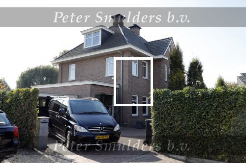 Berkel en Rodenrijs 15 oktober 2018
Monique Hazes en haar tante tillen met vrienden spullen naar hun nieuwe huis. Andre Hazes ligt ziek in bed. Vandaag gaan ze voor het eerst slapen in hun nieuwe huis aan het water.