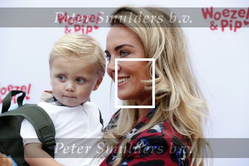 Den Haag 14 oktober 2018
Premiere Woezel en pip in koninklijke schouwburg Den haag. Monique Hazes kwam met haar zoontje Andre Hazes jr