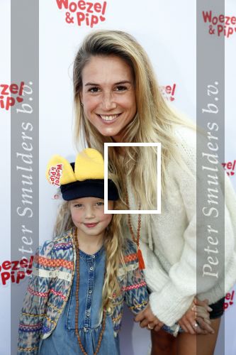 Den Haag 14 oktober 2018
Premiere Woezel en pip in koninklijke schouwburg Den haag. Anouk v Schie de Mol met haar dochter