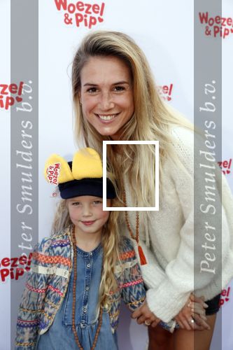 Den Haag 14 oktober 2018
Premiere Woezel en pip in koninklijke schouwburg Den haag. Anouk v Schie de Mol met haar dochter