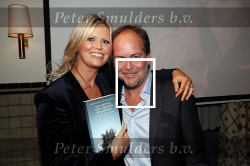 Amsterdam 23 oktober 2018
Boekpresentatie van Antoinette Scheulderman in de soho House . Eva Jinek overhandigt haar het eerste boek. 
Antoinette Scheulderman met partner Michiel v Egmond