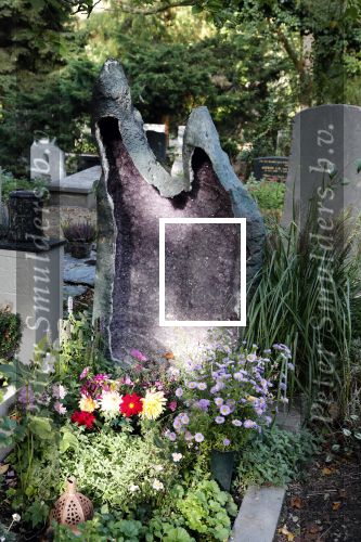 Amsterdam 9 oktober 2018
Diverse graven van bekende Nederlanders (Bners) op Zorgvlied.
Dit is het graf van  Annie MG Schmidt