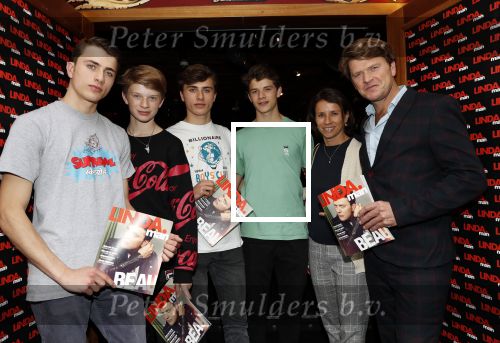 Amsterdam 5 november 2018
Presentatie Linda Man door Linda de Mol en Beau v erven Dorens. Beau had zijn vrouw Selly en kinderen meegenomen