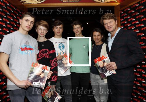 Amsterdam 5 november 2018
Presentatie Linda Man door Linda de Mol en Beau v erven Dorens. Beau had zijn vrouw Selly en kinderen meegenomen