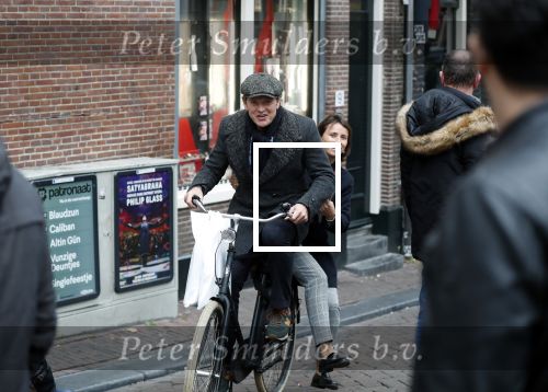 Amsterdam 5 november 2018
Presentatie Linda Man door Linda de Mol en Beau v erven Dorens. Beau had zijn vrouw Selly en kinderen meegenomen
