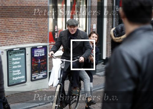 Amsterdam 5 november 2018
Presentatie Linda Man door Linda de Mol en Beau v erven Dorens. Beau had zijn vrouw Selly en kinderen meegenomen