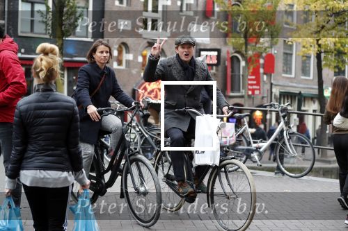 Amsterdam 5 november 2018
Presentatie Linda Man door Linda de Mol en Beau v erven Dorens. Beau had zijn vrouw Selly en kinderen meegenomen