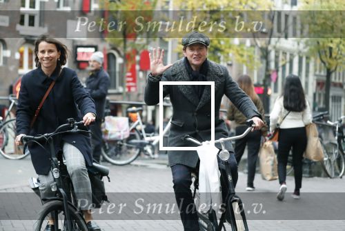 Amsterdam 5 november 2018
Presentatie Linda Man door Linda de Mol en Beau v erven Dorens. Beau had zijn vrouw Selly en kinderen meegenomen