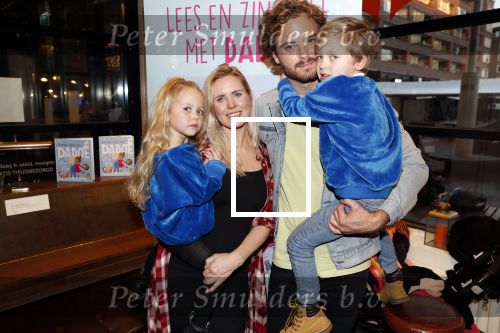 Amstelveen 9 november 2018
Boekpresentatie Jim Bakkum en Kirsten Michel . Bettina Holwerda zwanger met hun kinderen