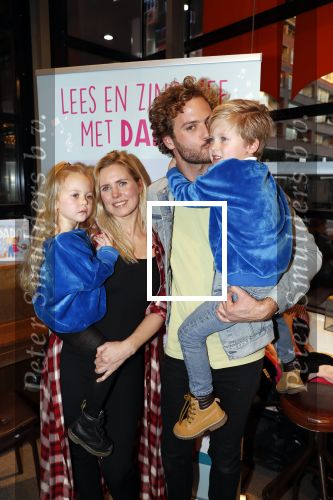 Amstelveen 9 november 2018
Boekpresentatie Jim Bakkum en Kirsten Michel . Bettina Holwerda zwanger met hun kinderen