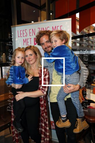 Amstelveen 9 november 2018
Boekpresentatie Jim Bakkum en Kirsten Michel . Bettina Holwerda zwanger met hun kinderen