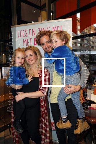 Amstelveen 9 november 2018
Boekpresentatie Jim Bakkum en Kirsten Michel . Bettina Holwerda zwanger met hun kinderen