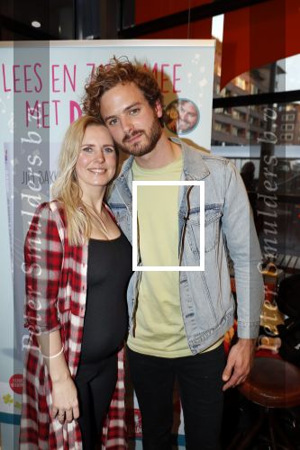 Amstelveen 9 november 2018
Boekpresentatie Jim Bakkum en Kirsten Michel . Bettina Holwerda zwanger met hun kinderen
