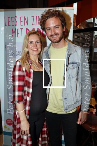 Amstelveen 9 november 2018
Boekpresentatie Jim Bakkum en Kirsten Michel . Bettina Holwerda zwanger met hun kinderen