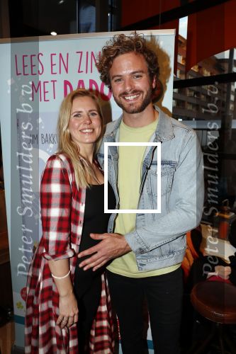 Amstelveen 9 november 2018
Boekpresentatie Jim Bakkum en Kirsten Michel . Bettina Holwerda zwanger met hun kinderen