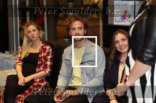 Amstelveen 9 november 2018
Boekpresentatie Jim Bakkum en Kirsten Michel . Bettina Holwerda zwanger met hun kinderen