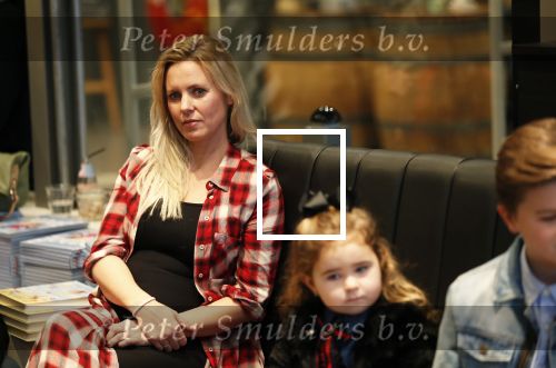 Amstelveen 9 november 2018
Boekpresentatie Jim Bakkum en Kirsten Michel . Bettina Holwerda zwanger met hun kinderen