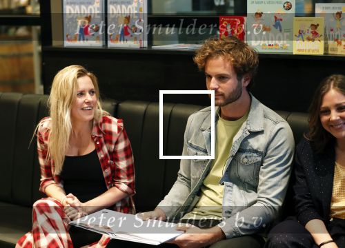 Amstelveen 9 november 2018
Boekpresentatie Jim Bakkum en Kirsten Michel . Bettina Holwerda zwanger met hun kinderen