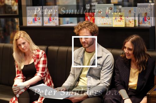 Amstelveen 9 november 2018
Boekpresentatie Jim Bakkum en Kirsten Michel . Bettina Holwerda zwanger met hun kinderen