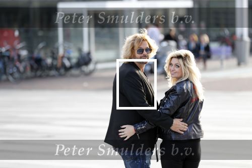 Utrecht 31 oktober 2018
Bobbi Eden en haar man Mark Laurenz met haar nieuwe boek in de jaarbeurs.