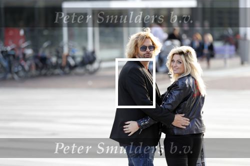 Utrecht 31 oktober 2018
Bobbi Eden en haar man Mark Laurenz met haar nieuwe boek in de jaarbeurs.