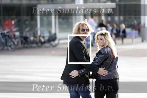 Utrecht 31 oktober 2018
Bobbi Eden en haar man Mark Laurenz met haar nieuwe boek in de jaarbeurs.