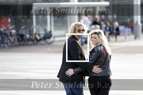 Utrecht 31 oktober 2018
Bobbi Eden en haar man Mark Laurenz met haar nieuwe boek in de jaarbeurs.