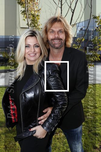 Utrecht 31 oktober 2018
Bobbi Eden en haar man Mark Laurenz met haar nieuwe boek in de jaarbeurs.