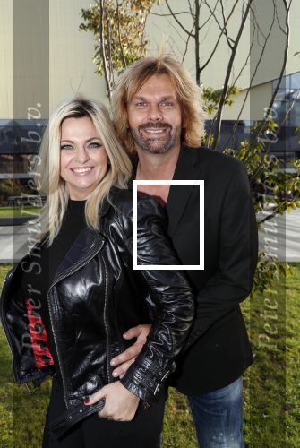 Utrecht 31 oktober 2018
Bobbi Eden en haar man Mark Laurenz met haar nieuwe boek in de jaarbeurs.