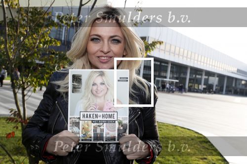 Utrecht 31 oktober 2018
Bobbi Eden en haar man Mark Laurenz met haar nieuwe boek in de jaarbeurs.