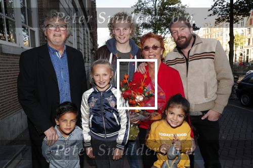 Amsterdam 18 oktober 2018
Boekpresentatie Carry tefsen in het Compagnie theater. carry met familie