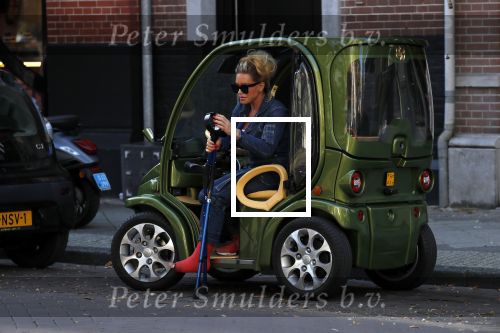Amsterdam 16 oktober 2018
Connie Witteman doet boodschappen met haar dochter Constanza Breukhoven in haar Connieâ€™s Creative car concept.