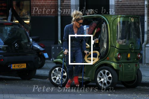 Amsterdam 16 oktober 2018
Connie Witteman doet boodschappen met haar dochter Constanza Breukhoven in haar Connieâ€™s Creative car concept.